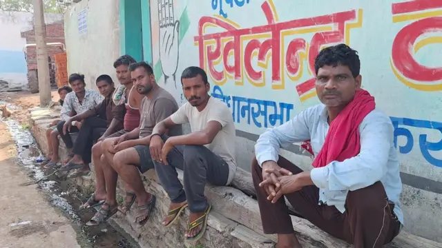 गांव के लोगों का आरोप है कि अभियुक्त ने अंधविश्वास के कारण इन हत्याओं को अंजाम दिया था