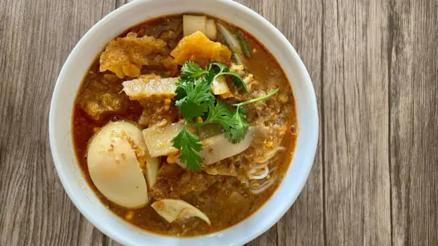 နာမည်ကျော် မြန်မာအစားအစာ မုန့်ဟင်းခါး