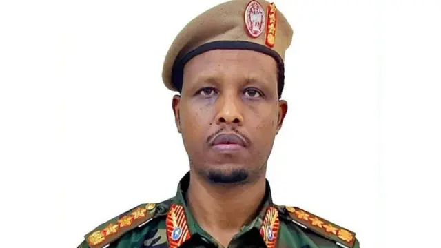 Supermarket hojatxonasidagi yashirin kamera videosi Erkak vaginasi fotosurati