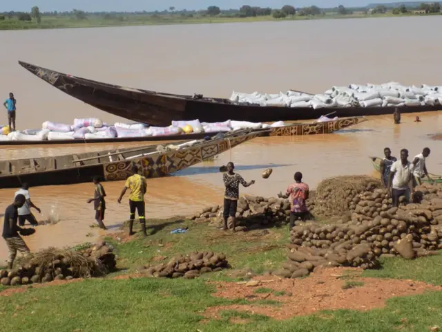 Le Niger a maintenu sa frontière fermée pour exiger le départ des troupes françaises postées au Bénin.