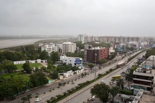காலநிலை மாற்றம், வேகமாக மூழ்கும் நகரங்கள், சென்னை, இந்தியா