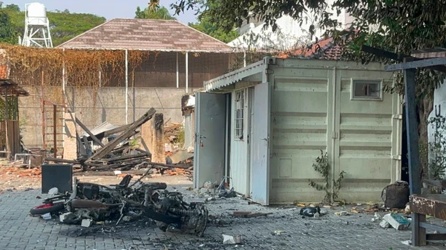 TKP bentrokan di Jalan Pegangsaan, Jakarta Pusat, Minggu (26/07).