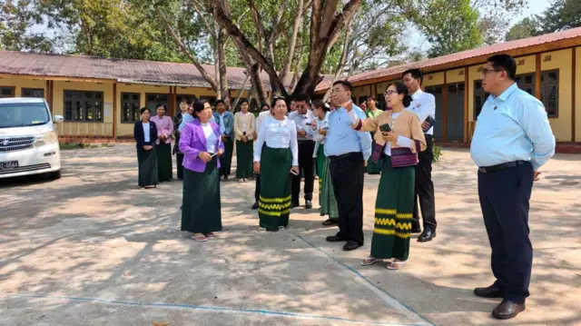 စစ်ကောင်စီပညာရေးဝန်ကြီးဒေါက်တာညွန့်ဖေ မတ်လ နှစ်ဆုံးစာမေးပွဲဖြေဆိုတာကို လိုက်လံကြည့်ရှုစဉ် 