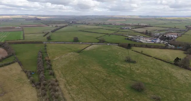 Imagen de dron de tierras de cultivo en Market Harborough, Leicestershire, para el proyecto de recuperación de especies silvestres.