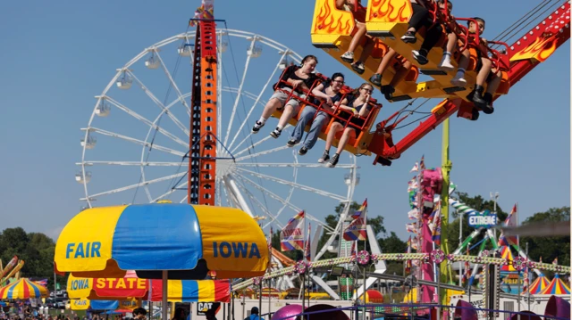 爱荷华州博览会的游乐场游乐设施