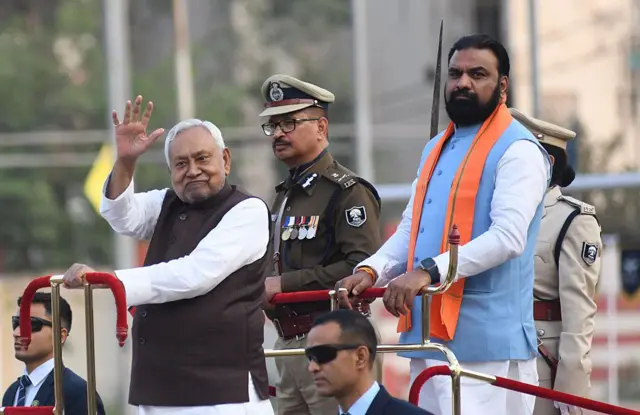 मुख्यमंत्री नीतीश कुमार के साथ डिप्टी सीएम सम्राट चौधरी.