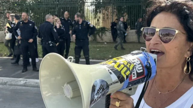 المتظاهرة كاتيا 