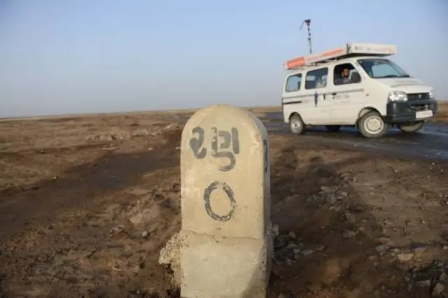 કચ્છનું રણ, કચ્છનું નાનું રણ, ખારાઘોડા, ગુજરાતની ભૂગોળ, કચ્છનો ઇતિહાસ, કચ્છના રણમાં ભૂલા પડવું, અગરિયા, બીબીસી ગુજરાતી, કચ્છ, સફેદ રણ, મીઠાનું ઉત્પાદન, ગુજરાત