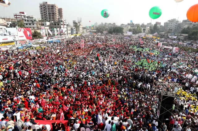 সমাবেশে জন সমাগম