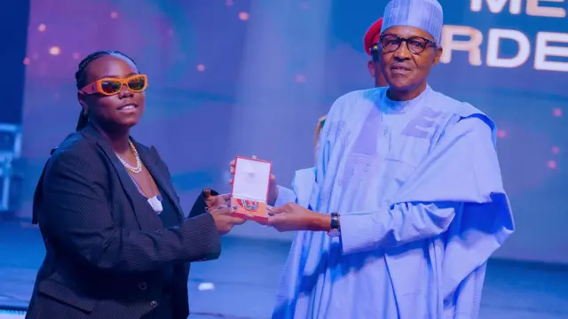 Aworan awọn ti aarẹ Buahrifi ami ẹyẹ da lọla