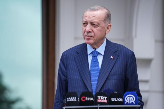 Cumhurbaşkanı Recep Tayyip Erdoğan  Cuma namazı sonrası yaptığı açıklamada, iki ülkedeki ticaret hacminden bahsederek "Bu kapıyı kapattık" diye konuştu. 