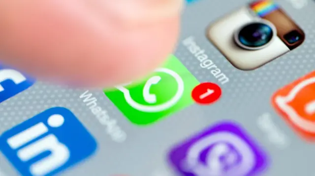 වට්ස්ඇප් සමාගමට කරුණු දැනුම් දීලා නැවත ගිණුම අපේ යටතට ගන්න පැය 72ක් වගේ කාලයක් යනවා