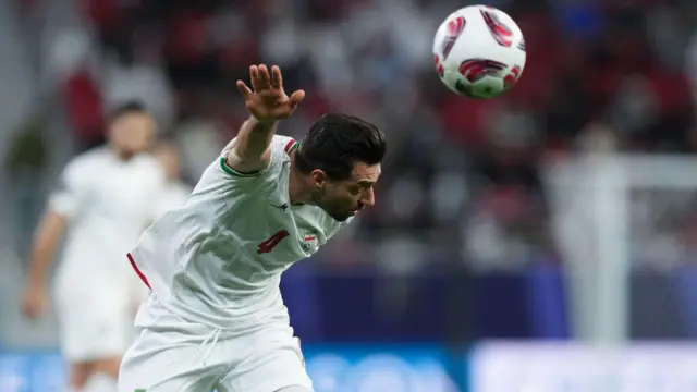 شجاع خلیل‌زاده، مدافع تیم ملی ایران و باشگاه تراکتور، از بازیکنانی است که اخیرا در تجمع‌های حکومتی حاضر شده است