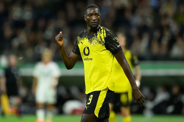 Serhou Guirassy, joueur du Borussia Dortmund, lors du match de Coupe d'Allemagne contre l'Eintracht Francfort, le 28 octobre 2025 à Francfort en Allemagne.
