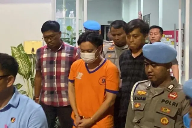 Ivan Sugianto ditangkap polisi pada Kamis (14/11) terkait kasus dugaan intimidasi terhadap seorang siswa SMA di Surabaya.