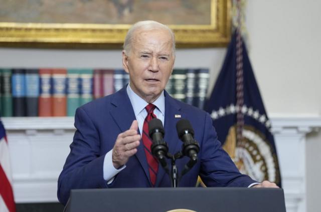 El presidente de Estados Unidos, Joe Biden, ofrece una rueda de prensa en la Casa Blanca, Washington, sobre las protestas universitarias contra la guerra de Israel en Gaza, el 2 de mayo de 2024.