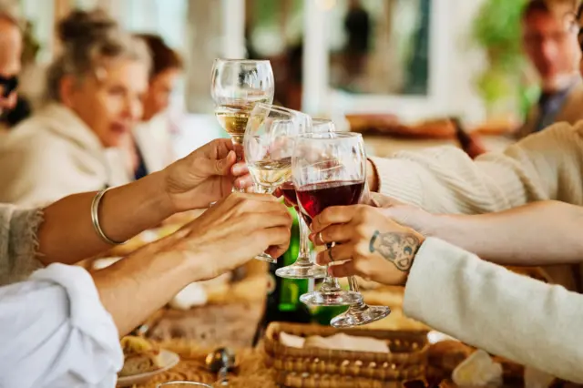 డెస్టినేషన్ వెడ్డింగ్, ఖర్చులు, మధ్య తరగతి