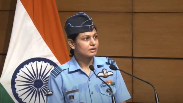 இந்தியாவின் 'ஆபரேஷன் சிந்தூர்' குறித்து ஊடகங்களுக்கு விளக்கமளித்த இரண்டு பெண் அதிகாரிகள் யார்