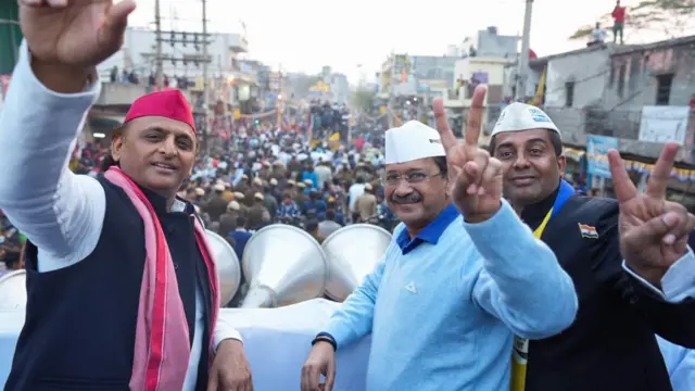 अनिल झा, केजरीवाल और अखिलेश यादव