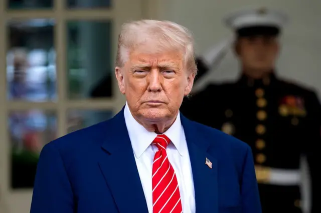 डोनाल्ड ट्रंप