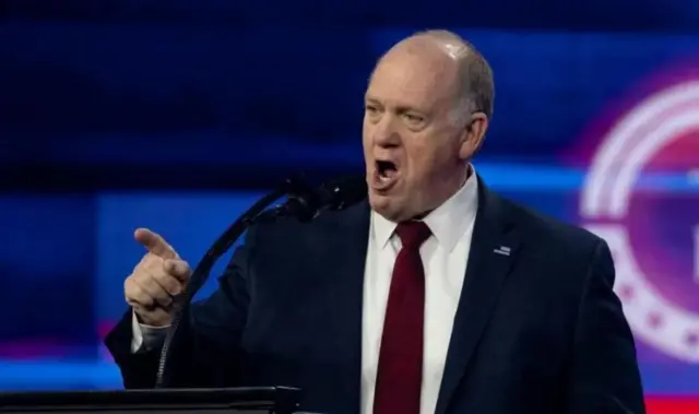 Umu-"star w'imbibe" Tom Homan ategekanya igitero rutura ku bimukira batagira ivya ngombwa 