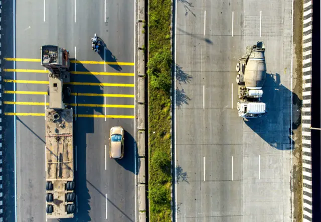 सिमेंट काँक्रीटचा रस्ता