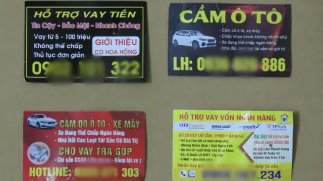 Các mẫu tờ rơi cho vay xuất hiện đầy trên đường Saigon mùa World Cup