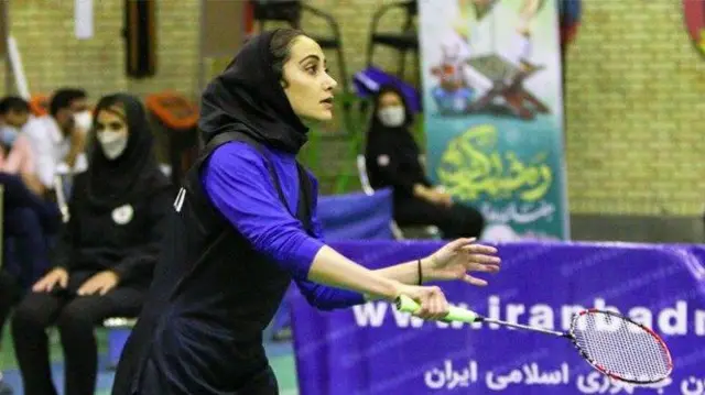 یگانه کرمانی