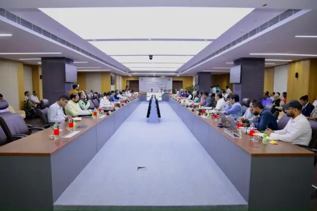 முழு பிஎஃப் தொகையையும் இனி எடுக்க முடியுமா? - புதிய விதிகள் குறித்து விளக்கம் 