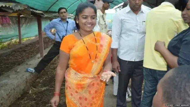 హెచ్ఐవీ పాజిటివ్, మహారాష్ట్ర, ప్రపంచ ఎయిడ్స్ దినోత్సవం, ఒంటరి మహిళ, సమాజం, వివక్ష