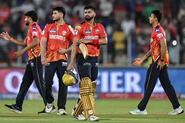 ગુજરાત આઈ.પી. એલ. ફાઇનલ મૅચ, મોટેરા સ્ટેડિયમ વરસાદનું વિઘ્ન, પંજાબ કિંગ્સ ઇલેવન અને રોયલ ચેલેન્જર્સ બૅંગ્લુરુ, કોનું પલડું કેટલું ભારે, કોની તરફેણમાં કોણ, બીબીસી ગુજરાતી સમાચાર 