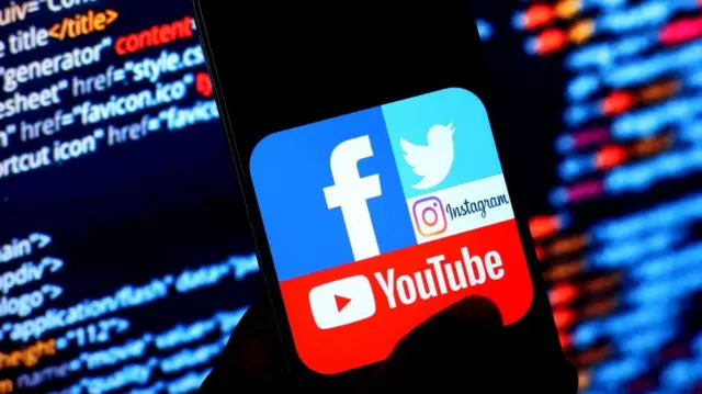 சமூக ஊடக பிரபலங்களுக்கு அரசியல் தலைவர்கள் நேர்காணல் வழங்குவதன் பின்னணி 