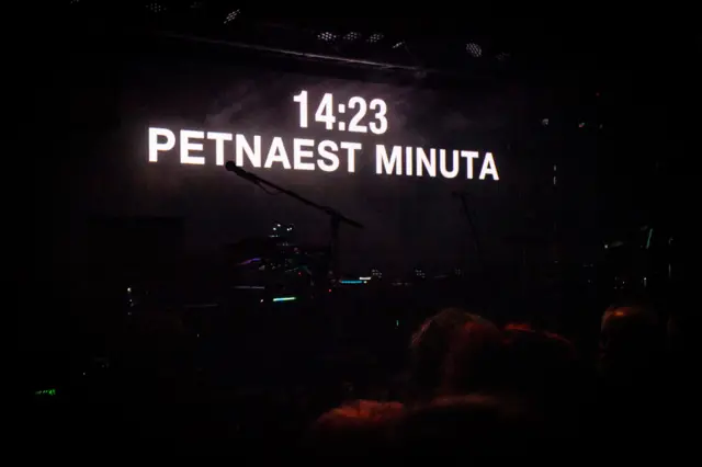 Пауза између два блока на концерту Лајбаха у Београду 8. марта 2025.