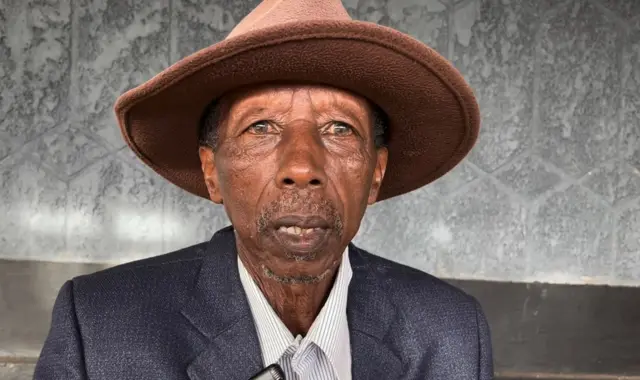 Gatanazi avuga ko ubu yasigaranye ubukene nyuma yo kugurisha ibye byose yiteguye kujyana n'umuryango we gutura muri Amerika