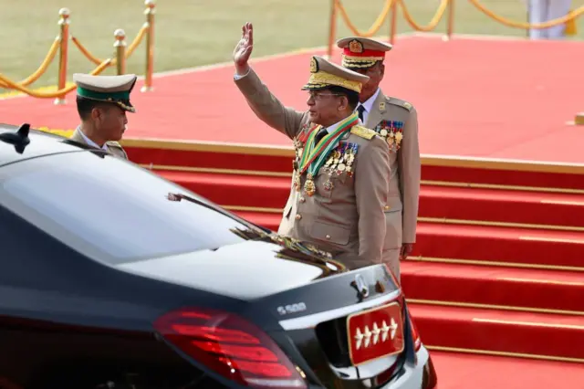 စစ်ခေါင်းဆောင် ဗိုလ်ချုပ်မှူးကြီး မင်းအောင်လှိုင်ကို နိုင်ငံတကာရာဇဝတ်တရားရုံး(ICC)ကနေ ဖမ်းဝရမ်းထုတ်ဖို့ ဆောင်ရွက်နေ