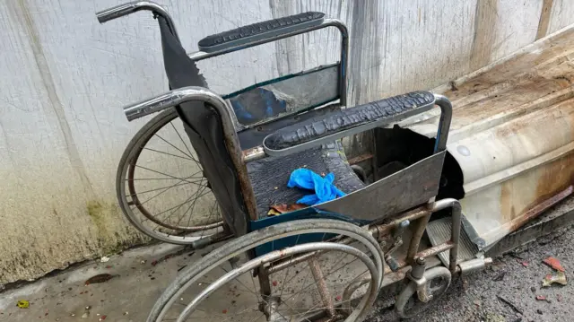 අඟුරුවාතොට, බටගොඩ ප්‍රදේශයේ පිහිටි 'මව්පිය සෙවණ සෙනෙහසේ කැදැල්ල' වැඩිහිටි රැකවරණ මධ්‍යස්ථානයේ ඊයේ (ජූනි 03) පස්වරුවේ හදිසි ගින්නක් හටගෙන තිබිණි.