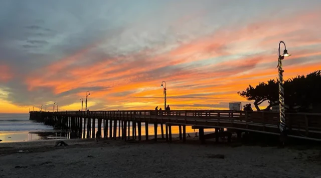 Pôr do sol no píerbetano novos apostadoresCayucos