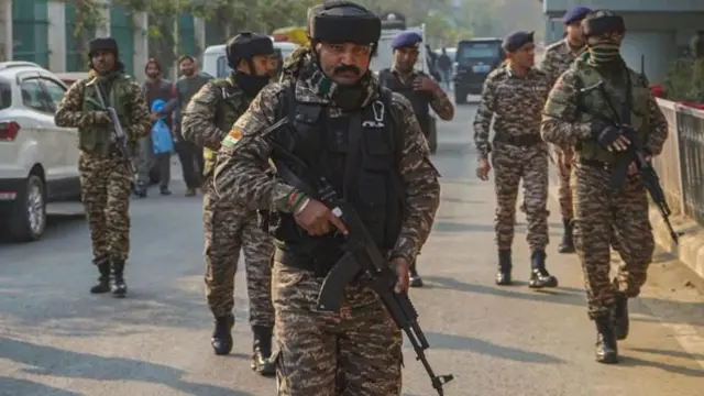 కశ్మీర్‌లో దాడులు