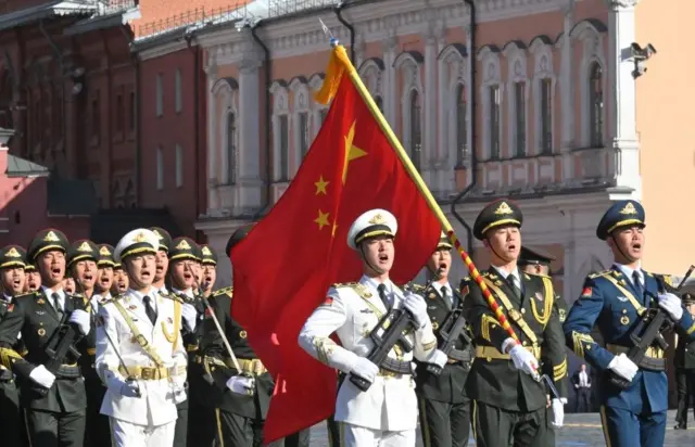 kineska vojska, kinezi u moskvi, kineski vojnici na paradi u Moskvi