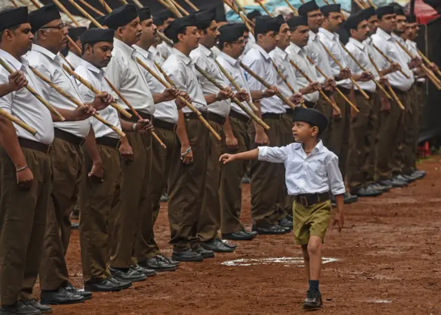 संघाच्या संघटनात्मक व्यवस्थेत, संपूर्ण देशात 46 प्रांत आहेत. त्यानंतर विभाग, जिल्हे आणि नंतर खंड म्हणजेच ब्लॉक आहेत.