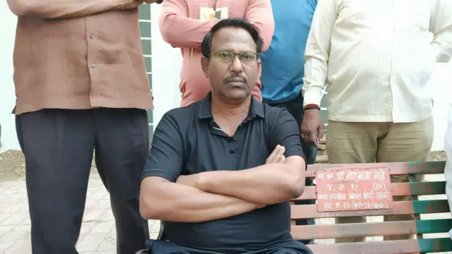  पुर्वेश दूरगकर यांचे वडील रविंद्र दूरगकर 