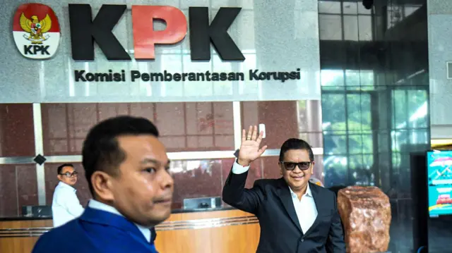 Hasto Kristiyanto, Harun Masiku