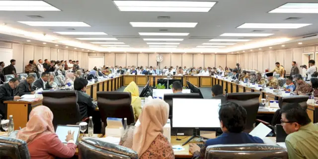 Komisi XIII DPR menyetujui rencana efisiensi anggaran sejumlah kementerian dan lembaga, termasuk LPSK, saat rapat dengar pendapat pada 13 Februari 2025.