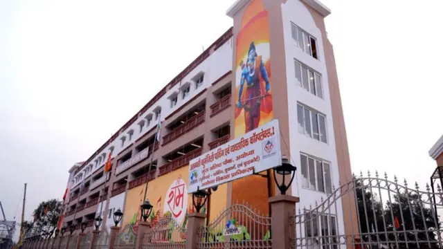 અયોધ્યામાં બનેલી નવી દુકાનો 