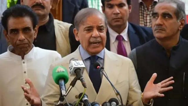 اتحادی جماعتوں کا کہنا ہے کہ پی ٹی آٓئی پر پابندی کے فیصلے سے متعلق انہیں آگاہ نہیں کیا گیا تھا