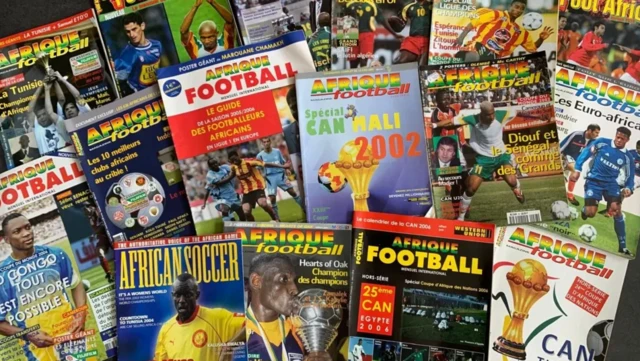 Saintfiet conserve précieusement sa collection personnelle de magazines Afrique Football, qu'il se rendait dans les grandes villes de Belgique pour les acheter lorsqu'il était jeune entraîneur