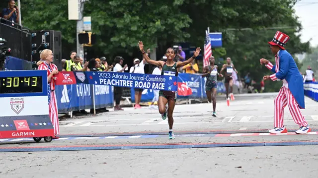 የሰንበሬን ስህተት ተከትሎ ኢትዮጵያዊቷ ፎቴን አሸናፊ ሆናለች።