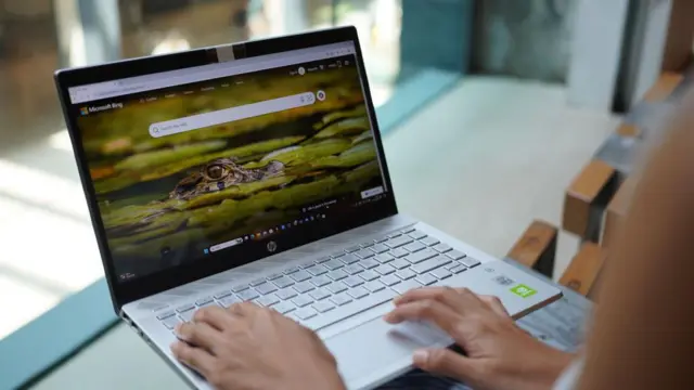 මෙම පරම්පරාව ඩිජිටල් සහ ඩිජිටල් නොවන ලෝකය යන දෙකෙහිම ගමන් කර තිබෙන අතර, දෙකෙහිම වැදගත්කම තේරුම් ගන්නා අයවලුන් ලෙස හැඳින්වේ.