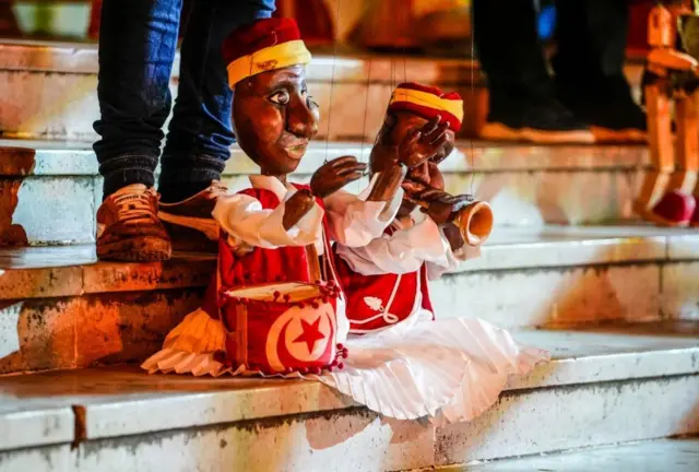 Masu wasa da ƴartsana a bikin wasannin kwaikwayo na Carthage a ƙasar Tunisia a ranar Lahadi