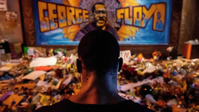 জর্জ ফ্লয়েড পুলিশের হাতে মারা গেলে ব্ল্যাক লাইভ ম্যাটারস আন্দোলন বিশ্বব্যাপী ছড়িয়ে পড়ে